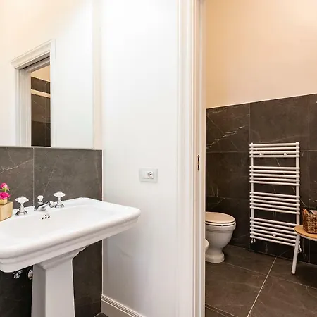 - Brunelleschi Stylish Apartment Florenz
